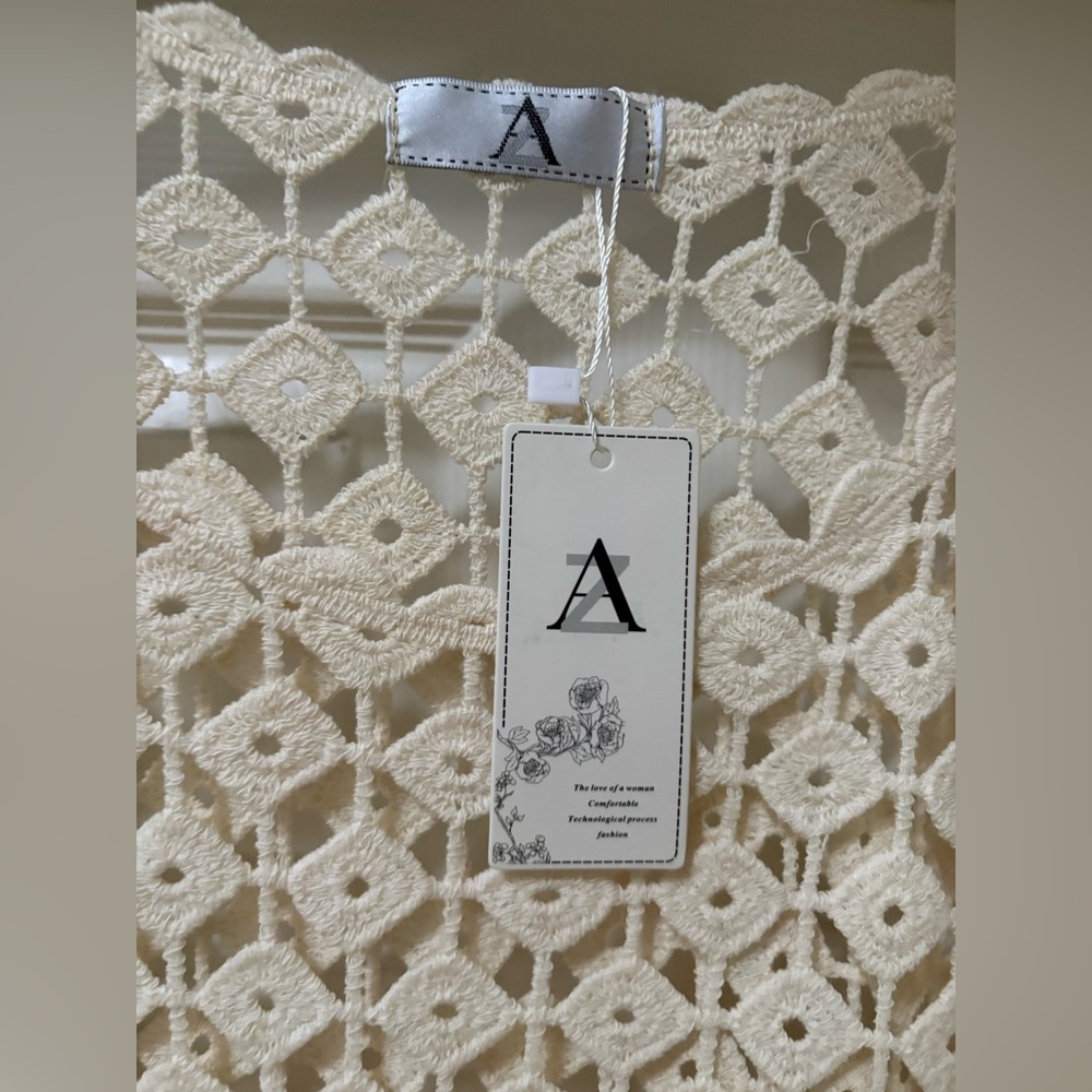 Chic Crochet Cream Blouse - Picture 3 of 9
